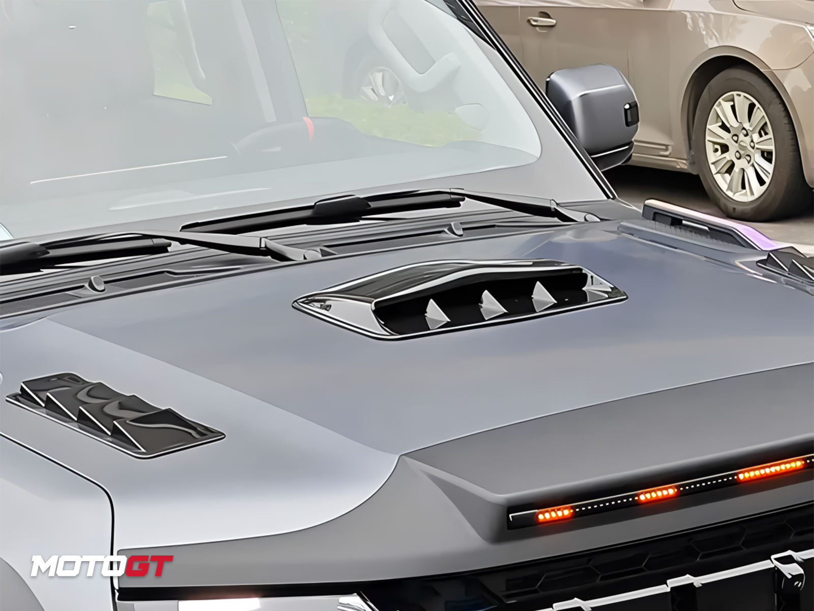 JETOUR T2 MATT BLACK 3 PCS HOOD VENT